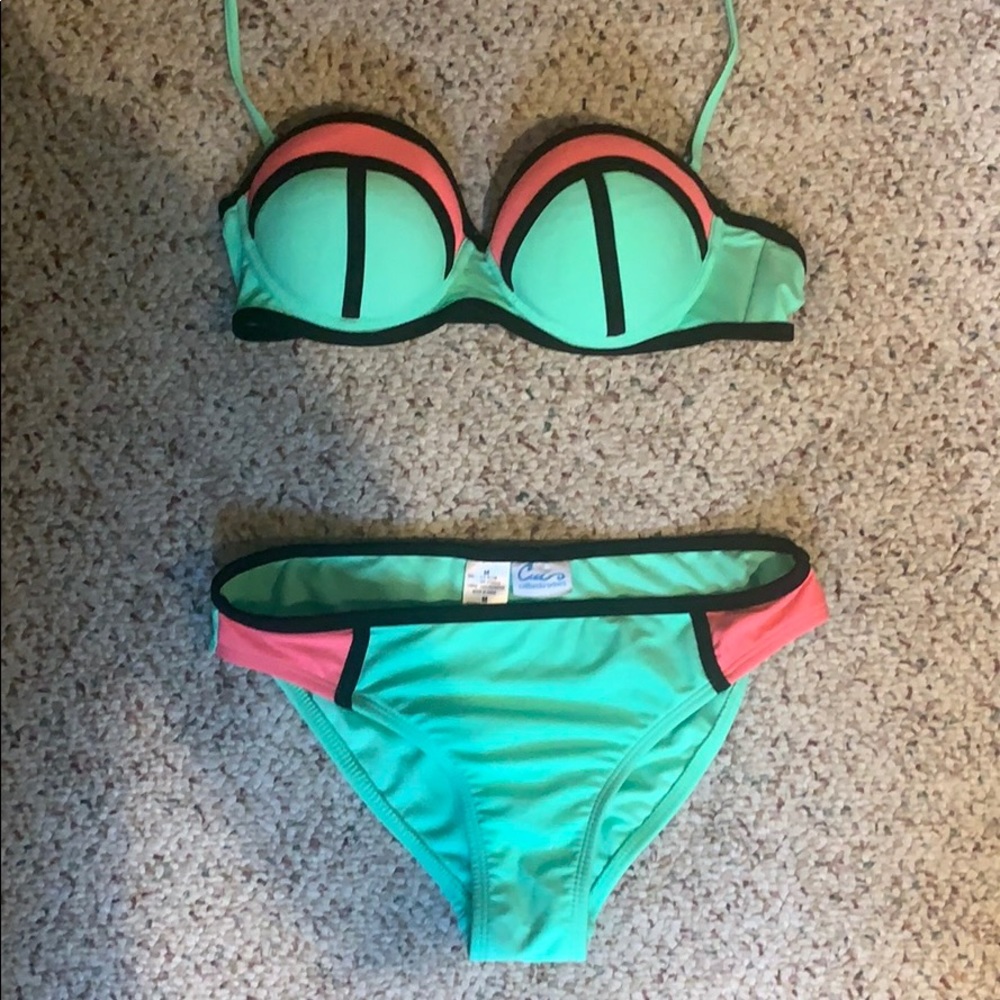 California waves Bikini